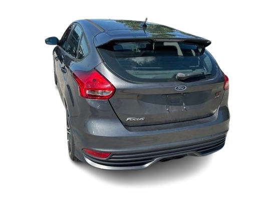 Thumbnail: 2016 Ford Focus - 4