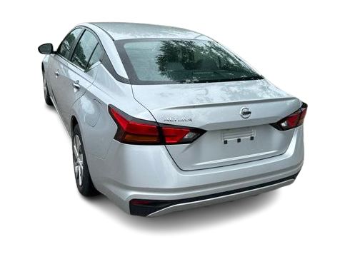 Thumbnail: 2022 Nissan Altima - 17