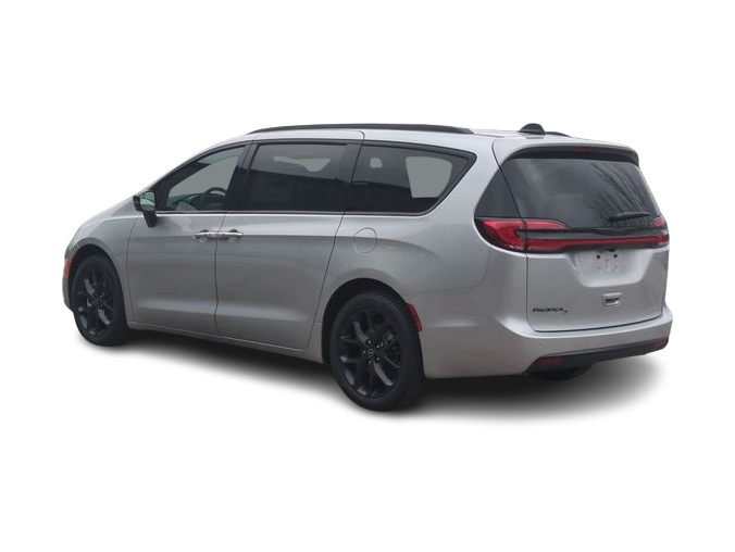 Thumbnail: 2026 Chrysler Pacifica - 4