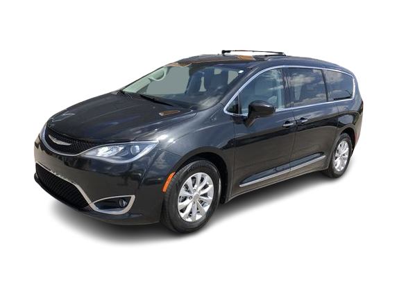 Thumbnail: 2017 Chrysler Pacifica - 18