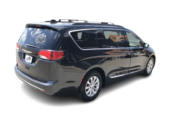 Thumbnail: 2017 Chrysler Pacifica - 19