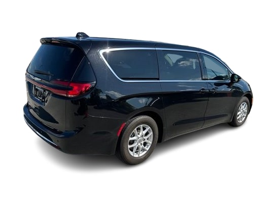 Thumbnail: 2024 Chrysler Pacifica - 22