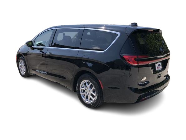 Thumbnail: 2024 Chrysler Pacifica - 4