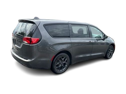 Thumbnail: 2020 Chrysler Pacifica - 18