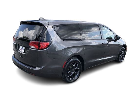 Thumbnail: 2020 Chrysler Pacifica - 18