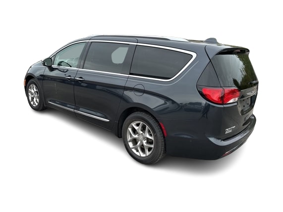 Thumbnail: 2019 Chrysler Pacifica - 4