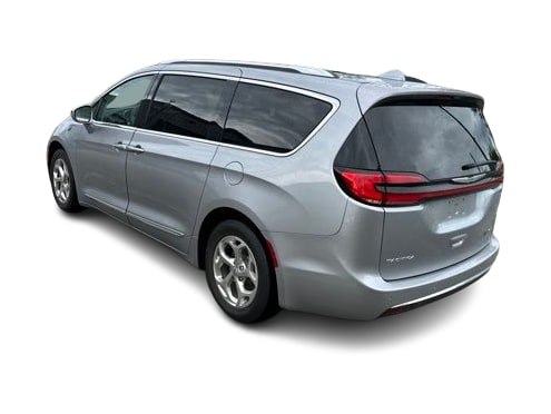 Thumbnail: 2021 Chrysler Pacifica - 4