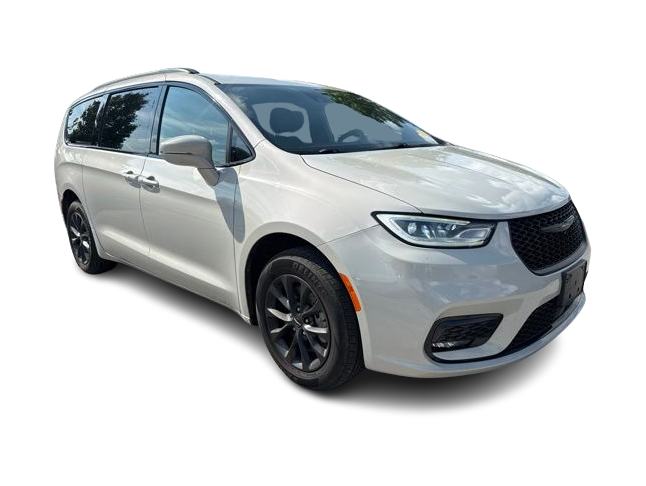 Thumbnail: 2021 Chrysler Pacifica - 15