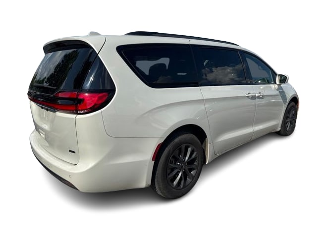 Thumbnail: 2021 Chrysler Pacifica - 17