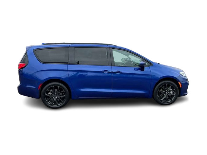 Thumbnail: 2021 Chrysler Pacifica - 23