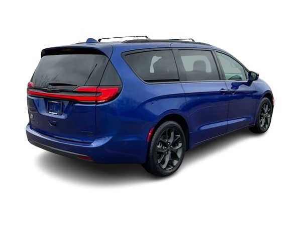 Thumbnail: 2021 Chrysler Pacifica - 22