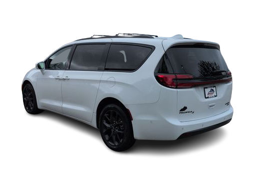 Thumbnail: 2022 Chrysler Pacifica - 4