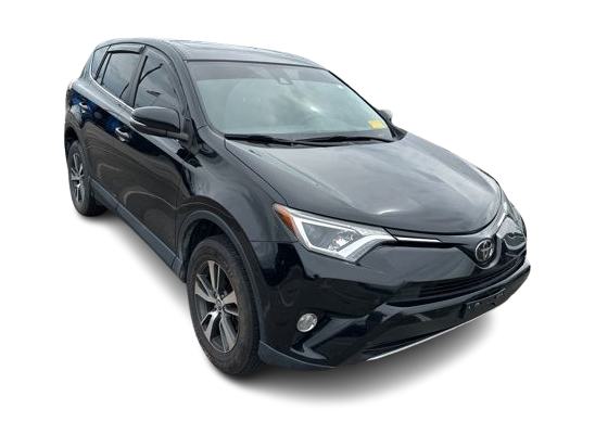Thumbnail: 2018 Toyota RAV4 - 21