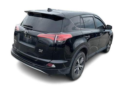 Thumbnail: 2018 Toyota RAV4 - 17