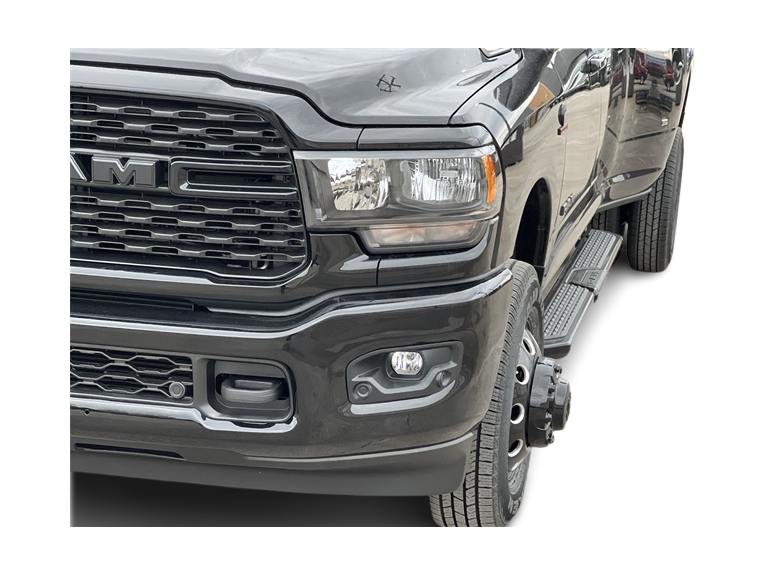 2024 RAM 3500 Big Horn 32