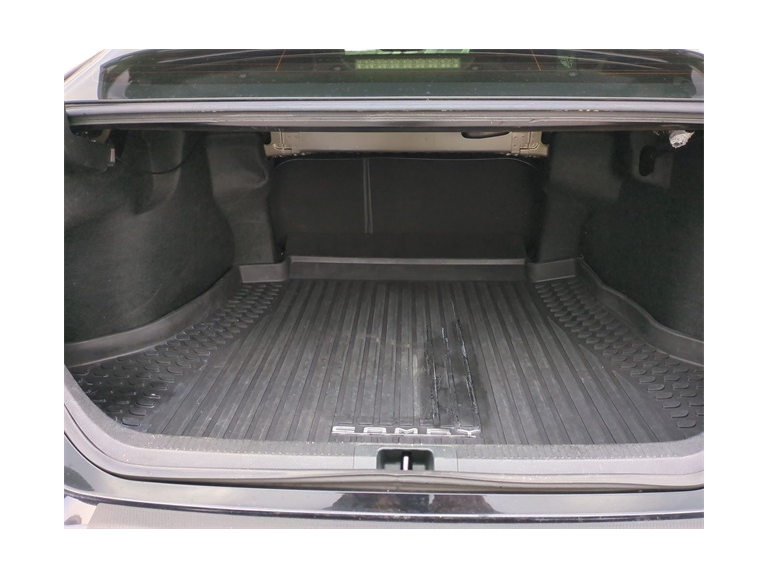 Thumbnail: 2018 Toyota Camry - 16