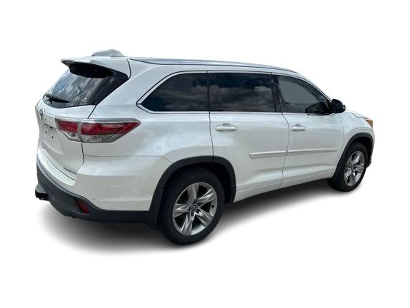 Thumbnail: 2016 Toyota Highlander - 23