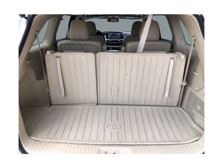 Thumbnail: 2016 Toyota Highlander - 17