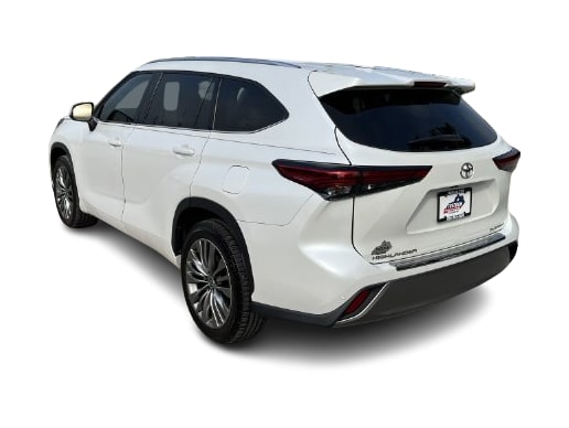 Thumbnail: 2022 Toyota Highlander - 4