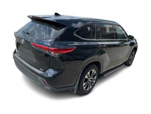 Thumbnail: 2022 Toyota Highlander - 21