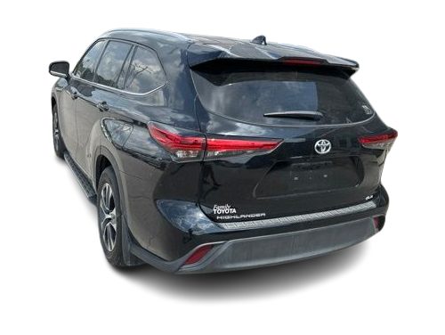 Thumbnail: 2022 Toyota Highlander - 20