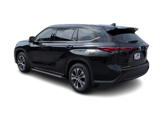 Thumbnail: 2022 Toyota Highlander - 4