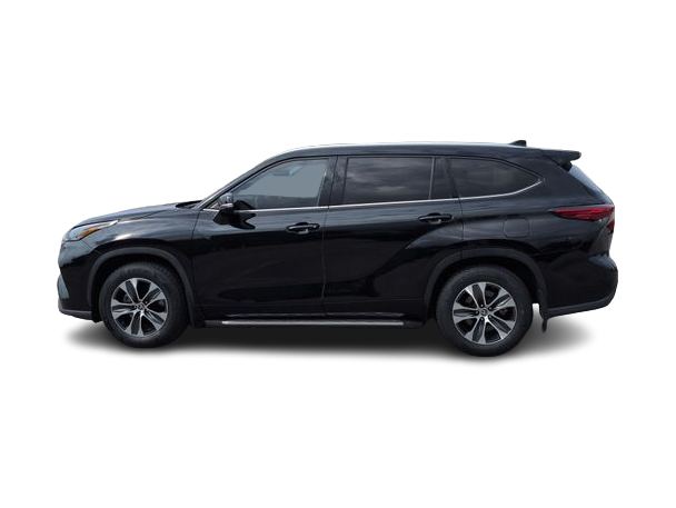 Thumbnail: 2022 Toyota Highlander - 3