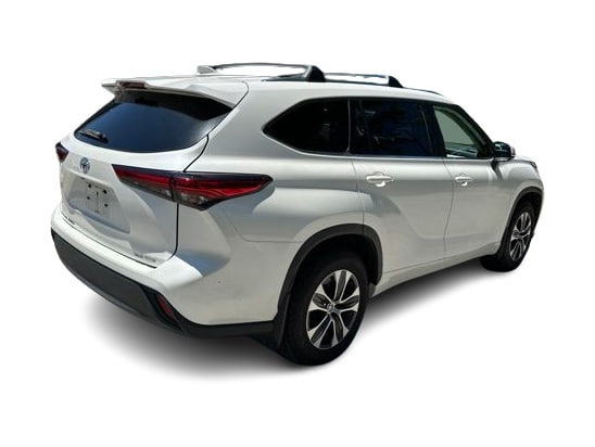 Thumbnail: 2021 Toyota Highlander - 22