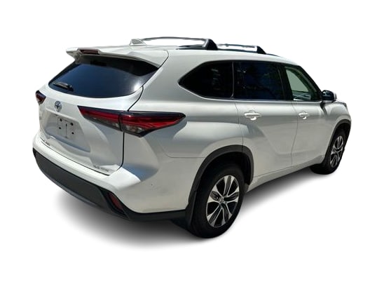 Thumbnail: 2021 Toyota Highlander - 21