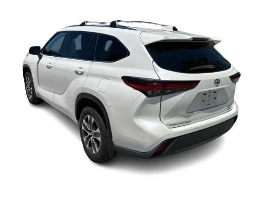 Thumbnail: 2021 Toyota Highlander - 3