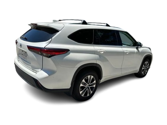 Thumbnail: 2021 Toyota Highlander - 23