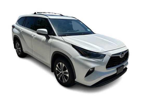 Thumbnail: 2021 Toyota Highlander - 24