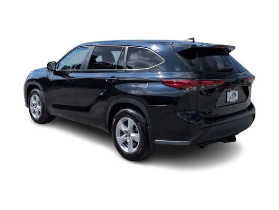 Thumbnail: 2023 Toyota Highlander - 4