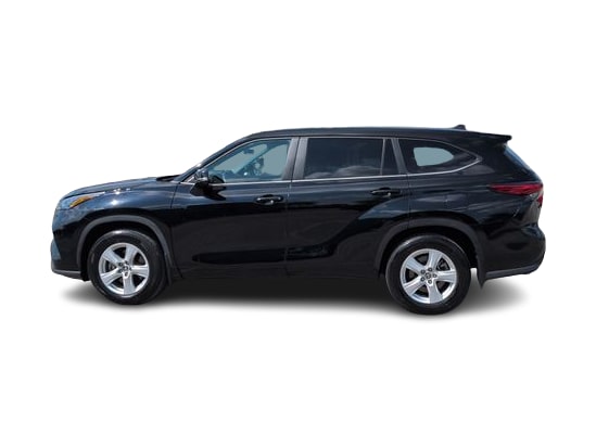 Thumbnail: 2023 Toyota Highlander - 3