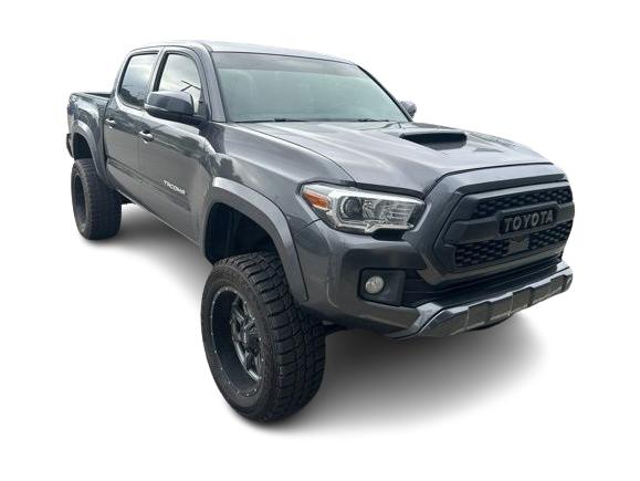 Thumbnail: 2017 Toyota Tacoma - 16