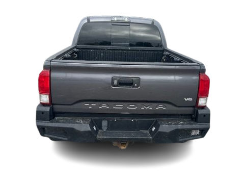 Thumbnail: 2017 Toyota Tacoma - 10