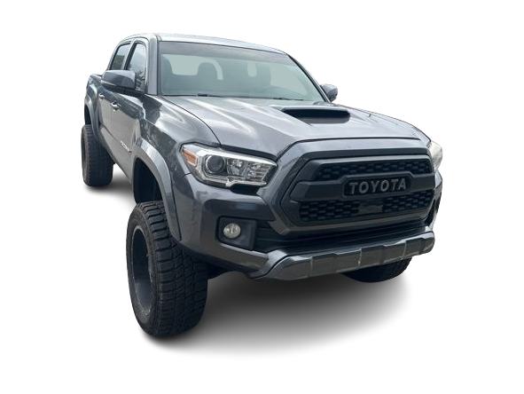 Thumbnail: 2017 Toyota Tacoma - 4