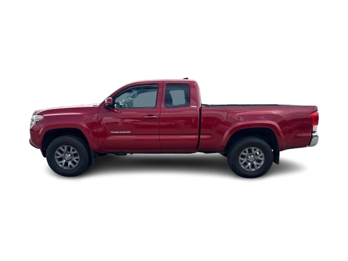 Thumbnail: 2017 Toyota Tacoma - 3