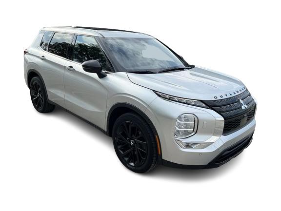 Thumbnail: 2022 Mitsubishi Outlander - 18