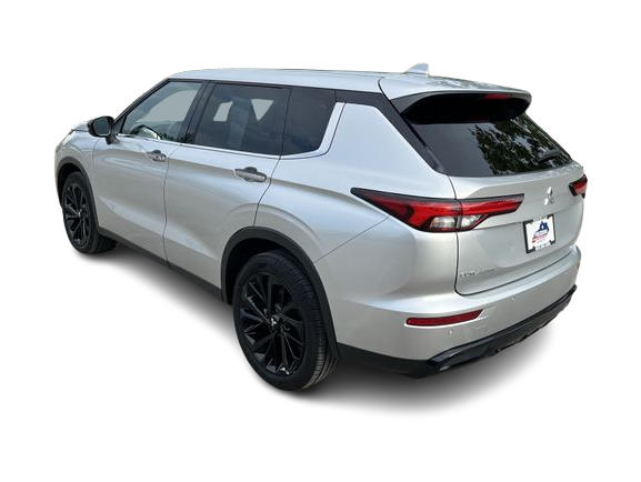 Thumbnail: 2022 Mitsubishi Outlander - 4