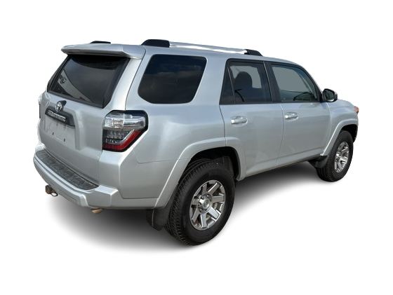 Thumbnail: 2014 Toyota 4Runner - 17