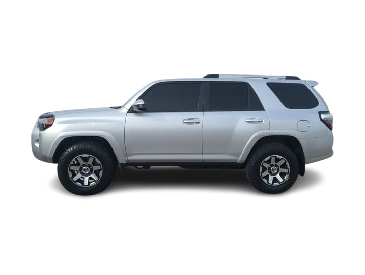 Thumbnail: 2019 Toyota 4Runner - 3