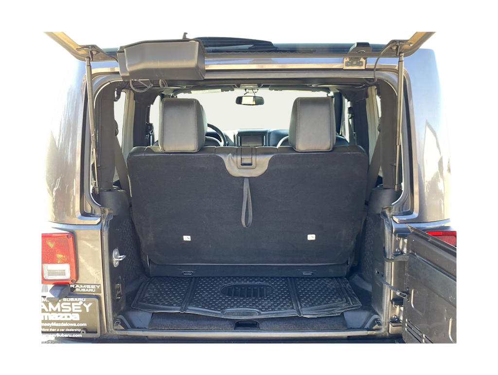 2016 Jeep Wrangler Sahara 18