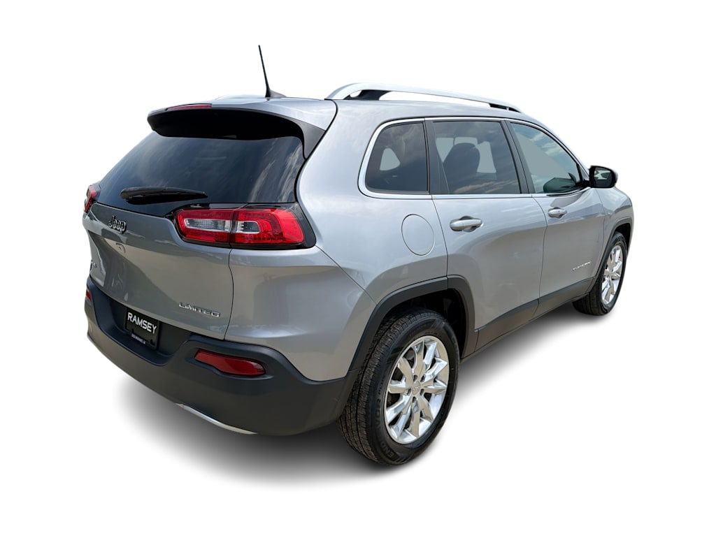 Thumbnail: 2017 Jeep Cherokee - 19