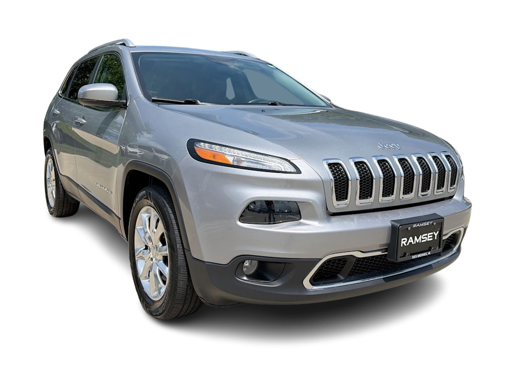 Thumbnail: 2017 Jeep Cherokee - 21