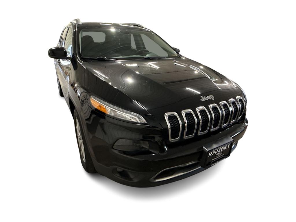 Thumbnail: 2018 Jeep Cherokee - 22