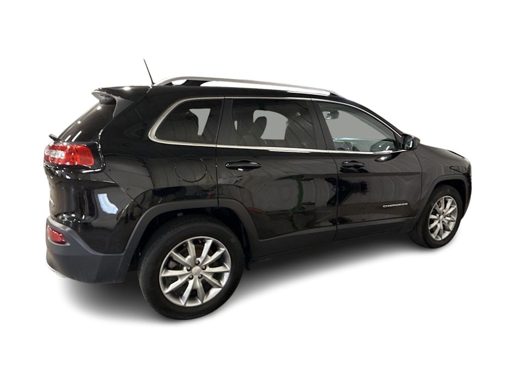 Thumbnail: 2018 Jeep Cherokee - 21