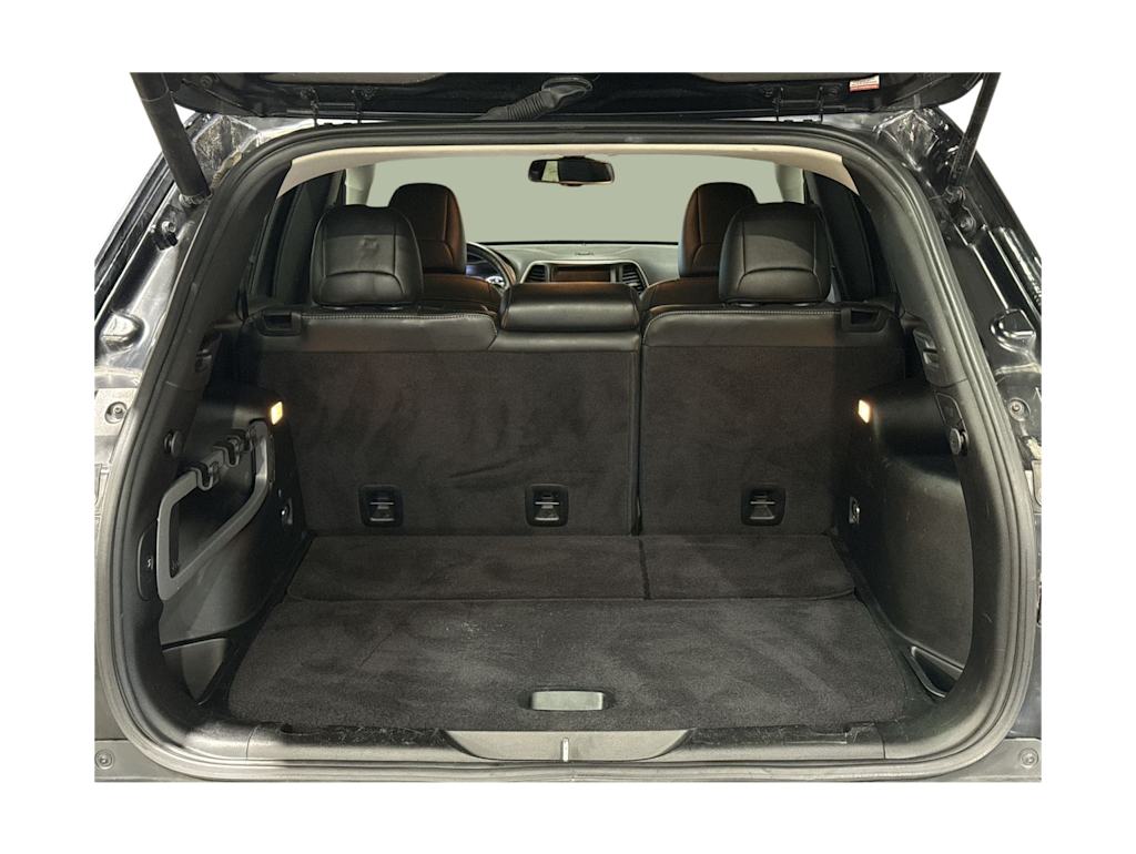 Thumbnail: 2018 Jeep Cherokee - 17