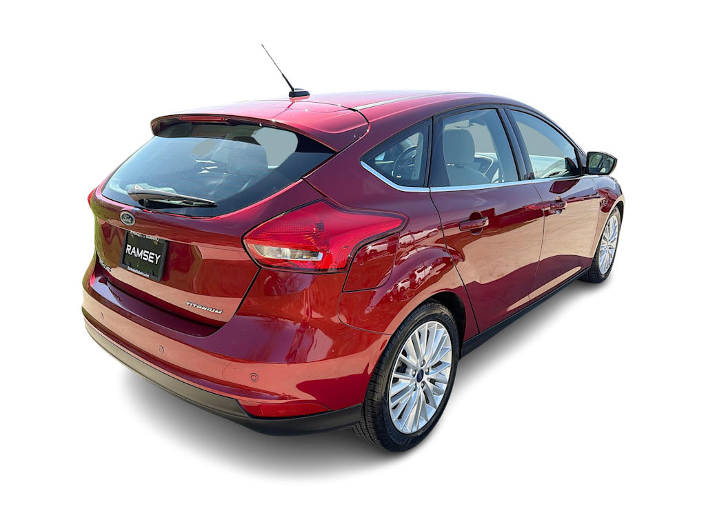 Thumbnail: 2017 Ford Focus - 18