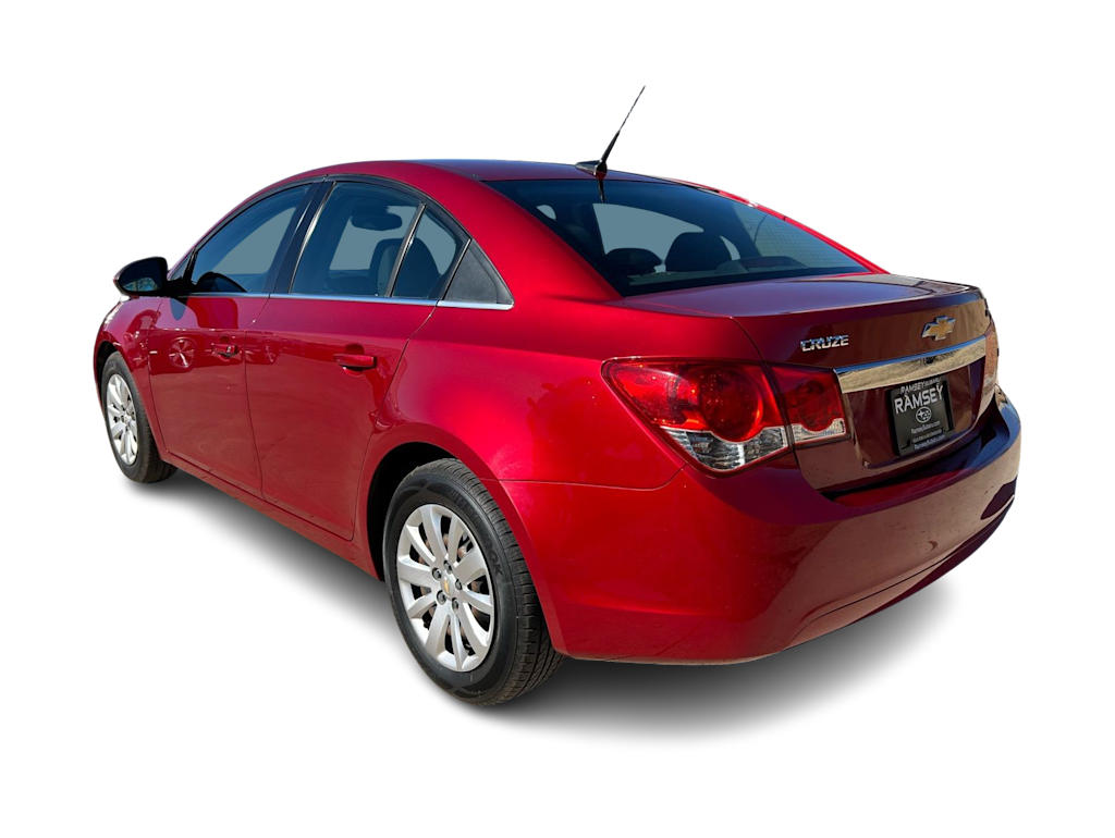 Thumbnail: 2011 Chevrolet Cruze - 3